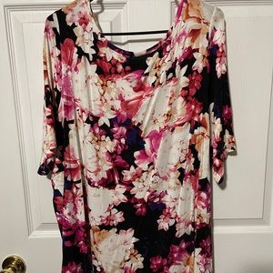 Lane Bryant 26/28 floral soft tee